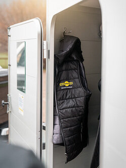 Sattelkammer | © Humbaur GmbH Sattelkammer Humbaur Xanthos Aero mit Jacke | © Humbaur GmbH